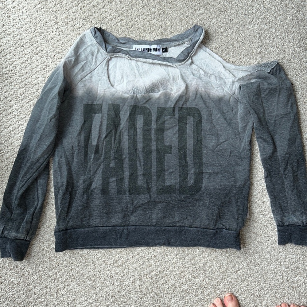 THE LAUNDRY ROOM | size S sweatshirt